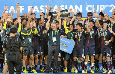 東アジアカップ２０１３　優勝.jpg